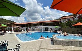 Hotel La Montaña San Gil
